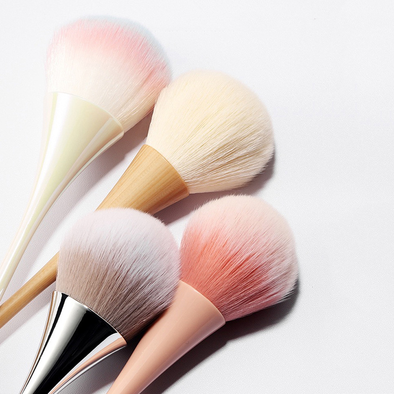 Brosse pour nettoyer la poussi - Beauty Makeup Background avis et prix