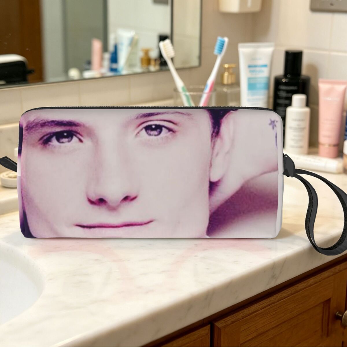 Josh Hutcherson Whistle Meme S - Beauty Makeup Songs avis et prix
