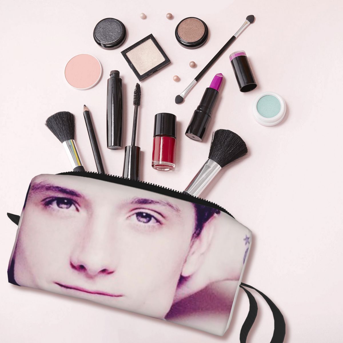 Josh Hutcherson Whistle Meme S - Beauty Makeup Songs avis et prix