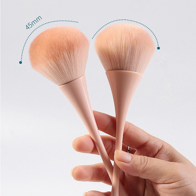Brosse à ongles en forme de li - Beauty Makeup Background avis et prix